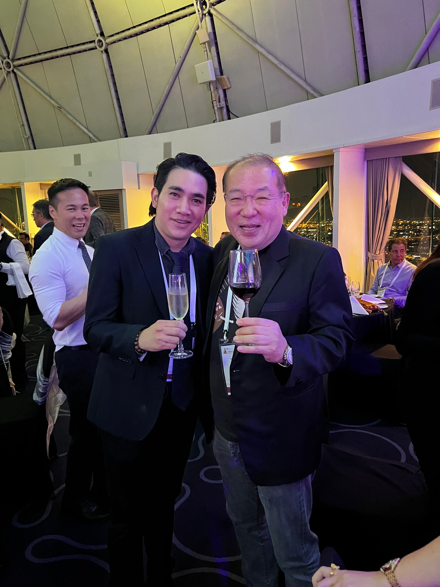 ผศ.นพ. ศุภะรุจ เลื่องอรุณ (หมอรุจ) ได้รับรางวัล DASIL Outstanding Award และ ได้รับเกียรติรับเชิญเป็นวิทยากร ในการประชุมแพทย์ผิวหนังระดับนานาชาติ DASIL 2023 Bangkok (Dermatology, Aesthetics, and Surgery International League) ผศ.นพ. ศุภะรุจ เลื่องอรุณ (หมอรุจ) ได้รับรางวัล DASIL Outstanding Award และ ได้รับเกียรติรับเชิญเป็นวิทยากร ในการประชุมแพทย์ผิวหนังระดับนานาชาติ DASIL 2023 Bangkok (Dermatology, Aesthetics, and Surgery International League)