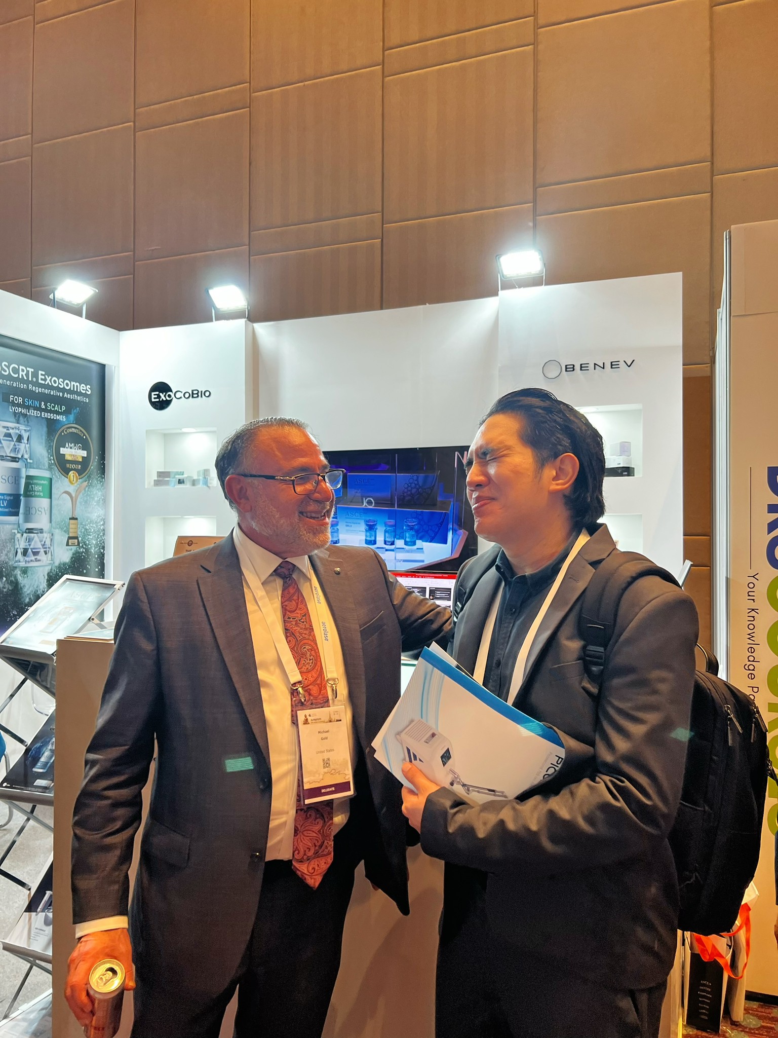 ผศ.นพ. ศุภะรุจ เลื่องอรุณ (หมอรุจ) ได้รับรางวัล DASIL Outstanding Award และ ได้รับเกียรติรับเชิญเป็นวิทยากร ในการประชุมแพทย์ผิวหนังระดับนานาชาติ DASIL 2023 Bangkok (Dermatology, Aesthetics, and Surgery International League) ผศ.นพ. ศุภะรุจ เลื่องอรุณ (หมอรุจ) ได้รับรางวัล DASIL Outstanding Award และ ได้รับเกียรติรับเชิญเป็นวิทยากร ในการประชุมแพทย์ผิวหนังระดับนานาชาติ DASIL 2023 Bangkok (Dermatology, Aesthetics, and Surgery International League)