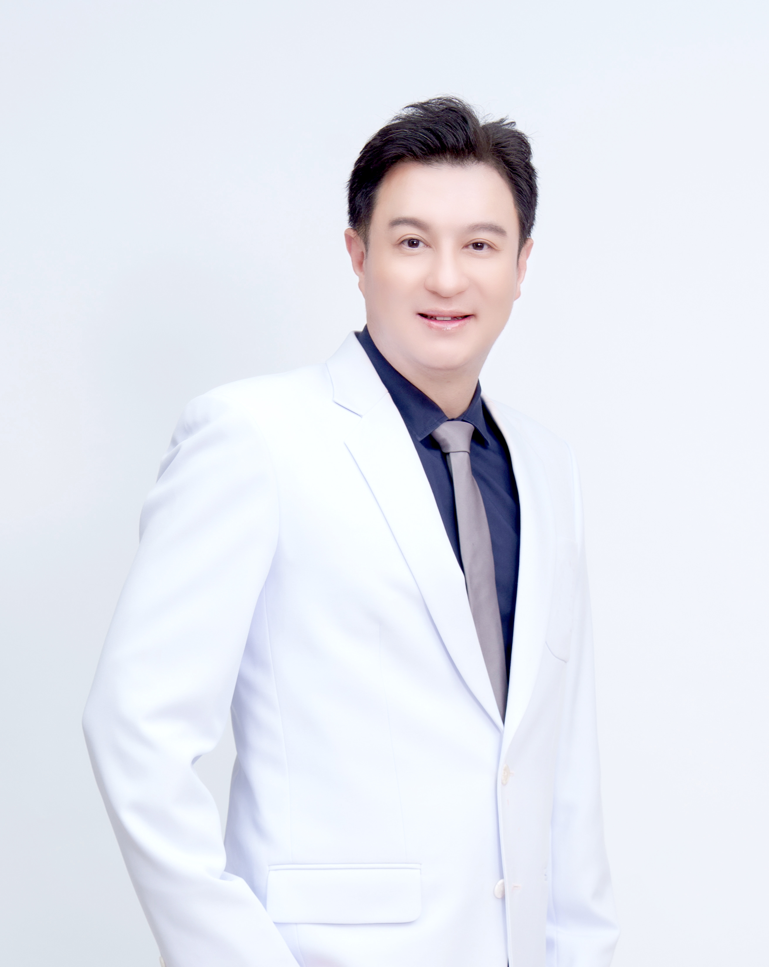 รองศาสตราจารย์นายแพทย์เทอดพงศ์ เต็มภาคย์ รองศาสตราจารย์นายแพทย์เทอดพงศ์ เต็มภาคย์