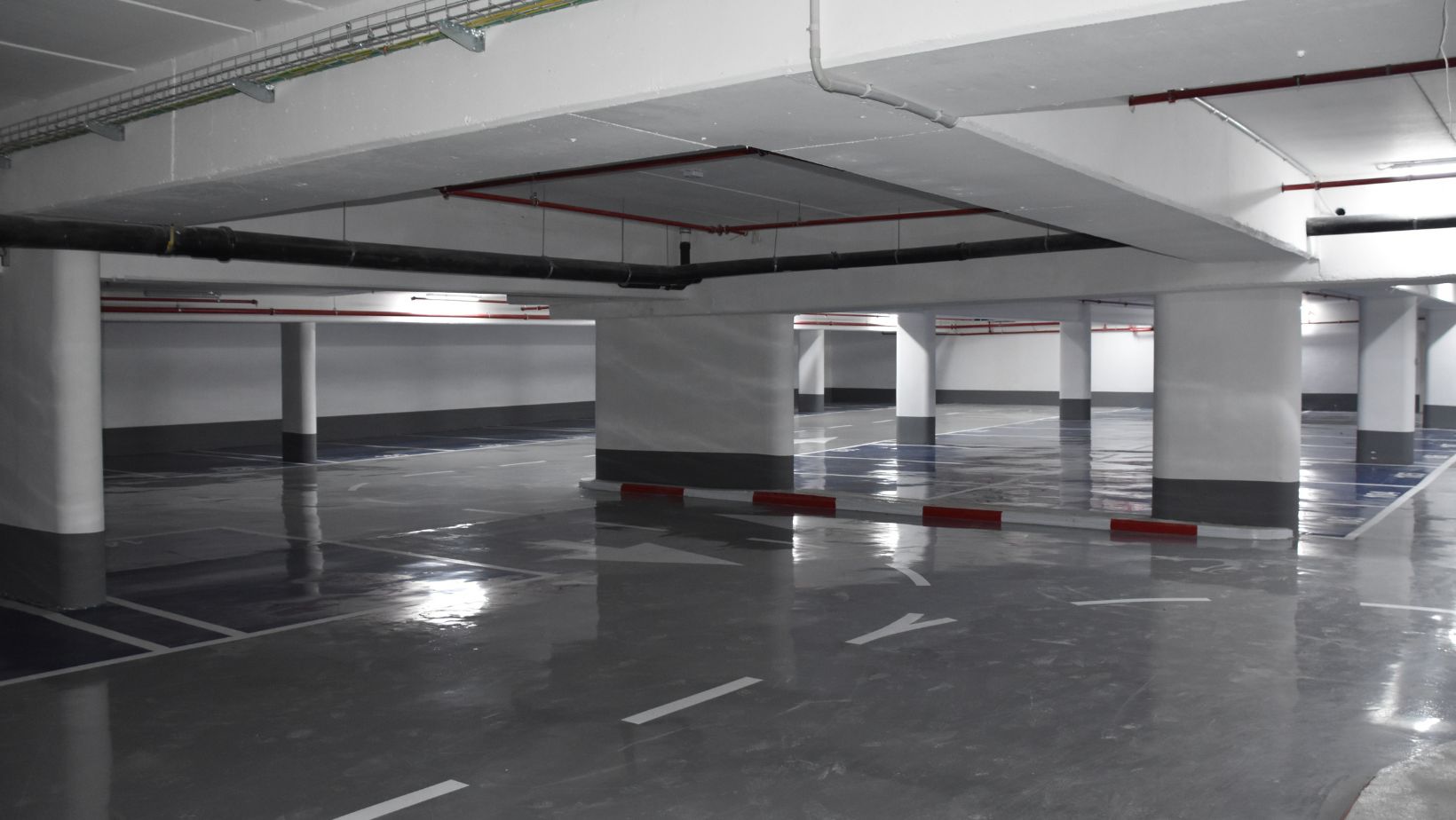 ที่จอดรถ Supercar ต้องมีขนาดและพื้นผิวที่เหมาะสม