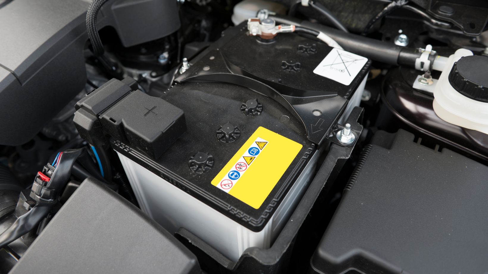 เลือกแบตเตอรี่ที่มีการระบุค่า CCA ชัดเจน