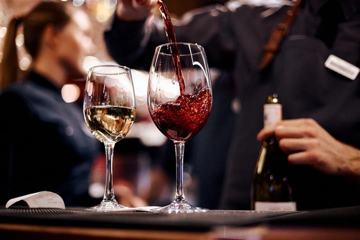 9 ข้อดีของการดื่มไวน์