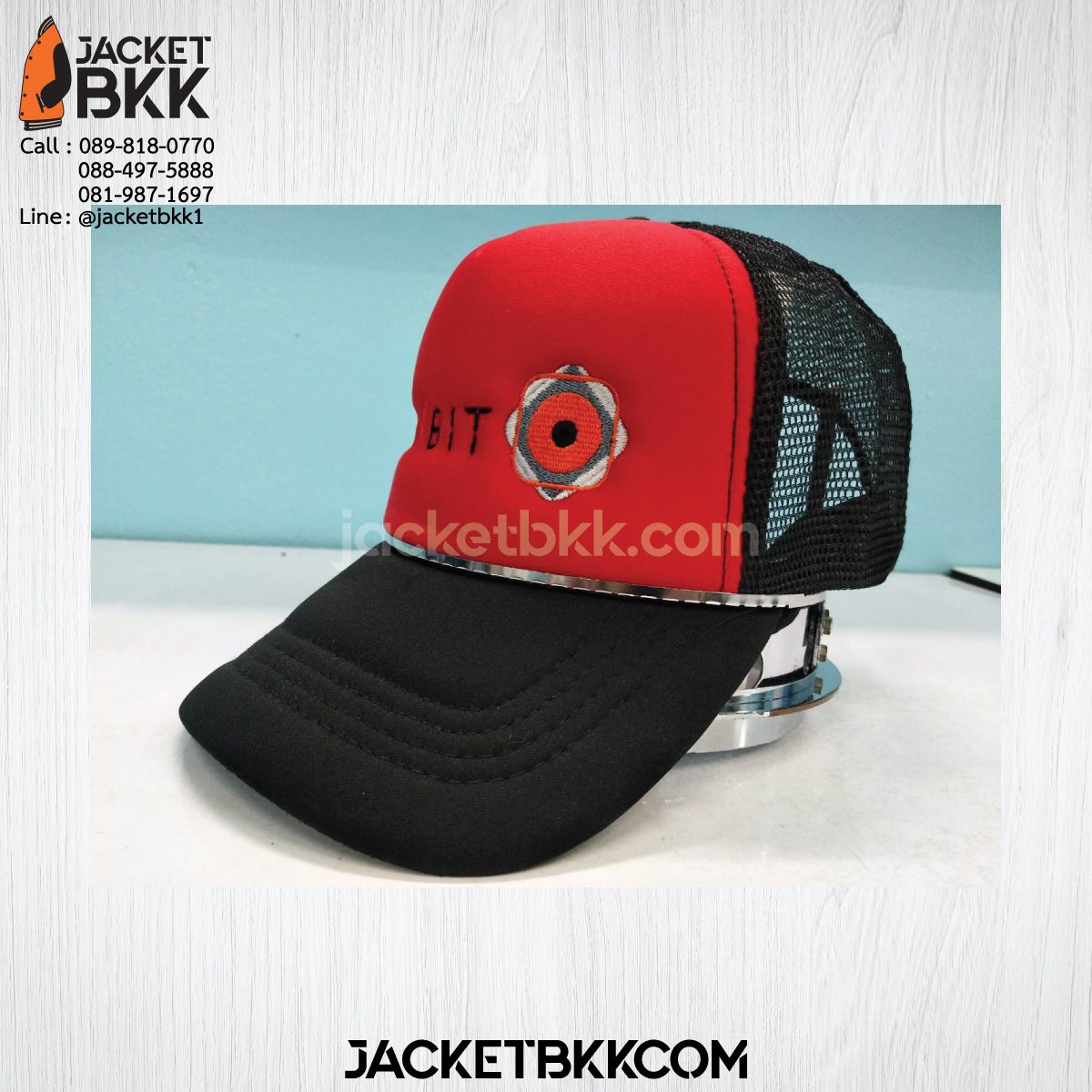 ผลงาน - หมวกแก๊ปตาข่ายครึ่งใบ สองสี สีดำแดง พร้อมงานปัก