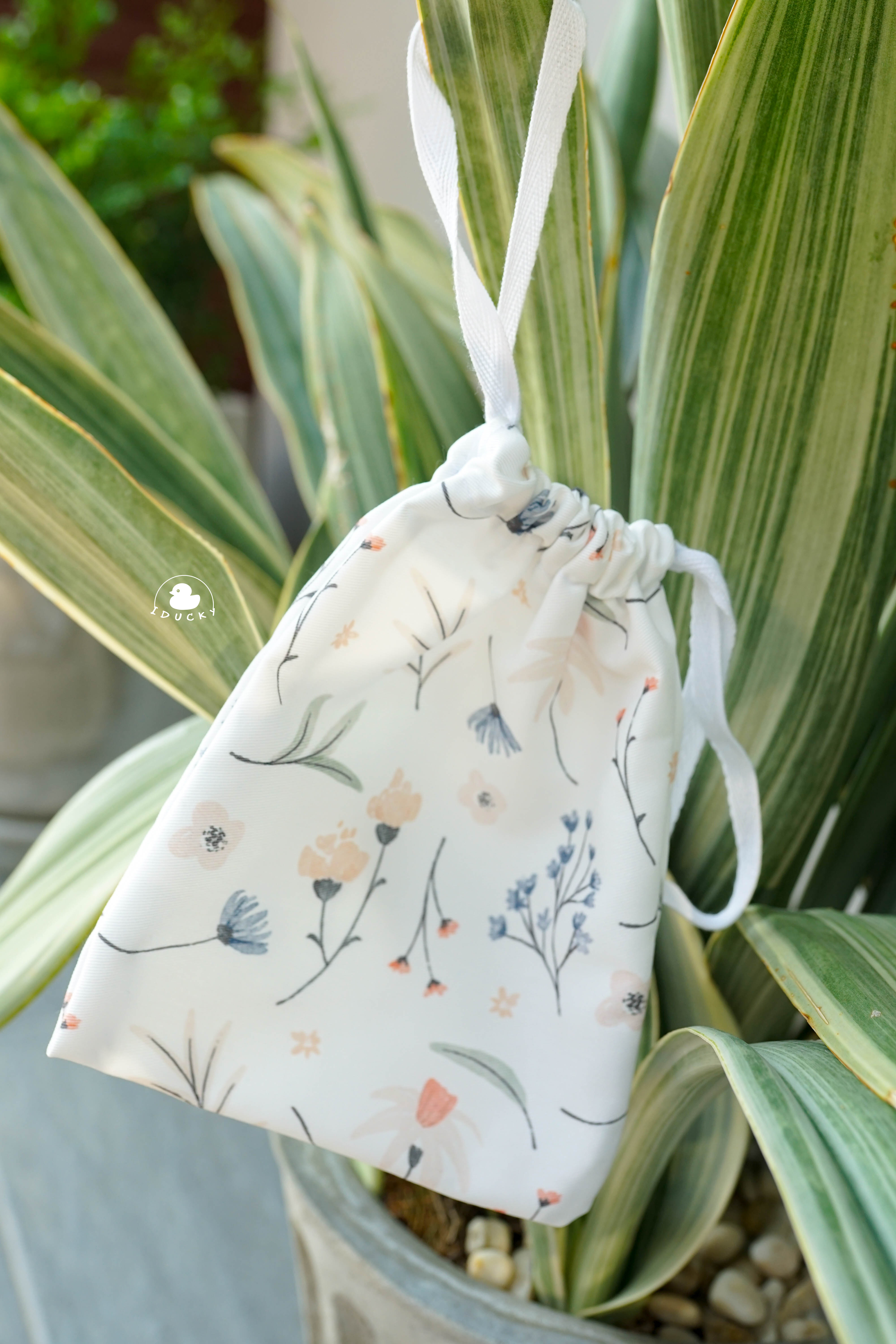 รับสกรีนกระเป๋าจิ๋ว สกรีนเต็มใบ รับทำกระเป๋าผ้า