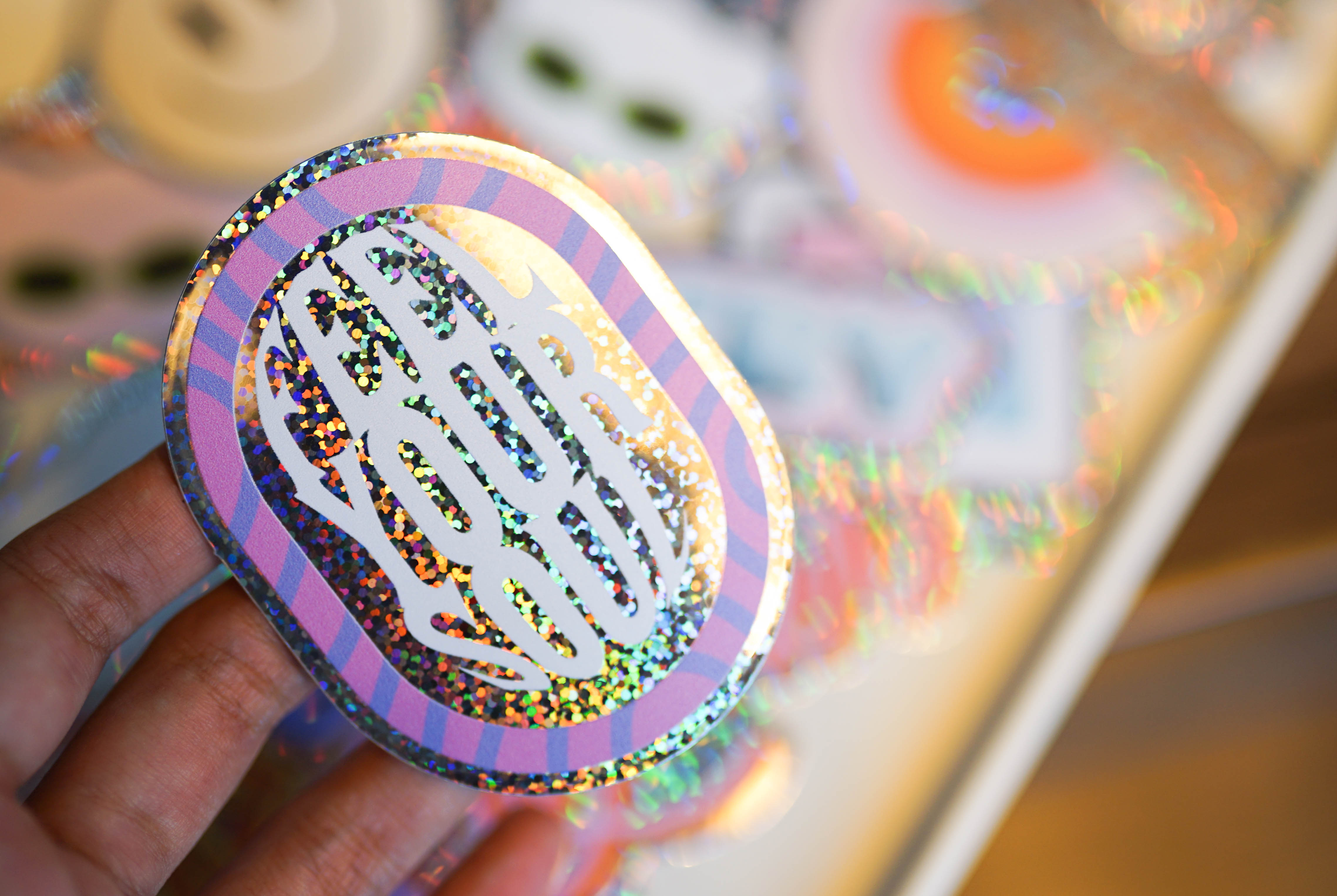 รับพิมพ์สติ๊กเกอร์โฮโลแกรมจุด