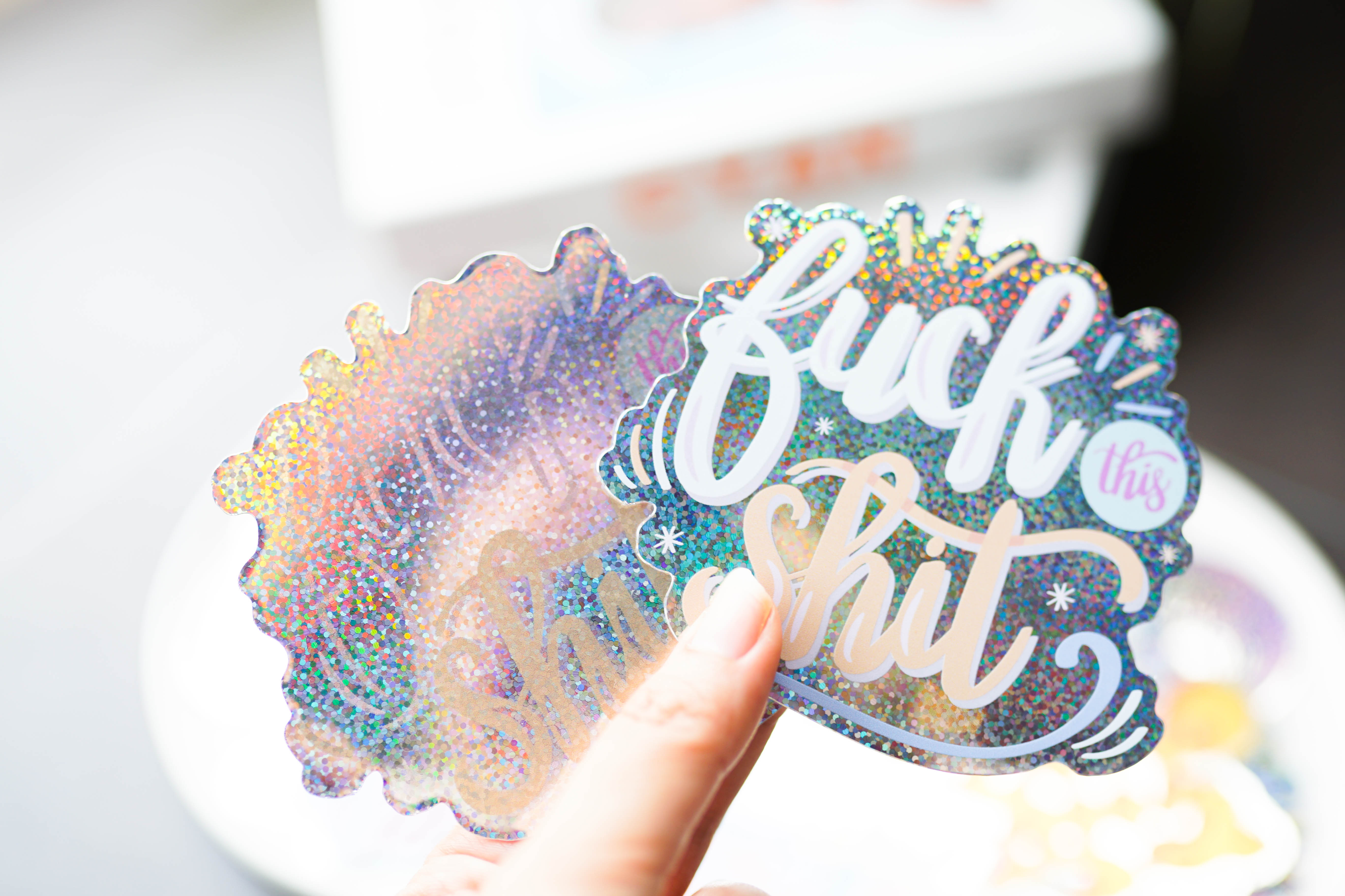 รับพิมพ์สติ๊กเกอร์hologram ออกแบบลายเองได รับพิมพ์สติ๊กเกอร์โฮโลแกรมจุด