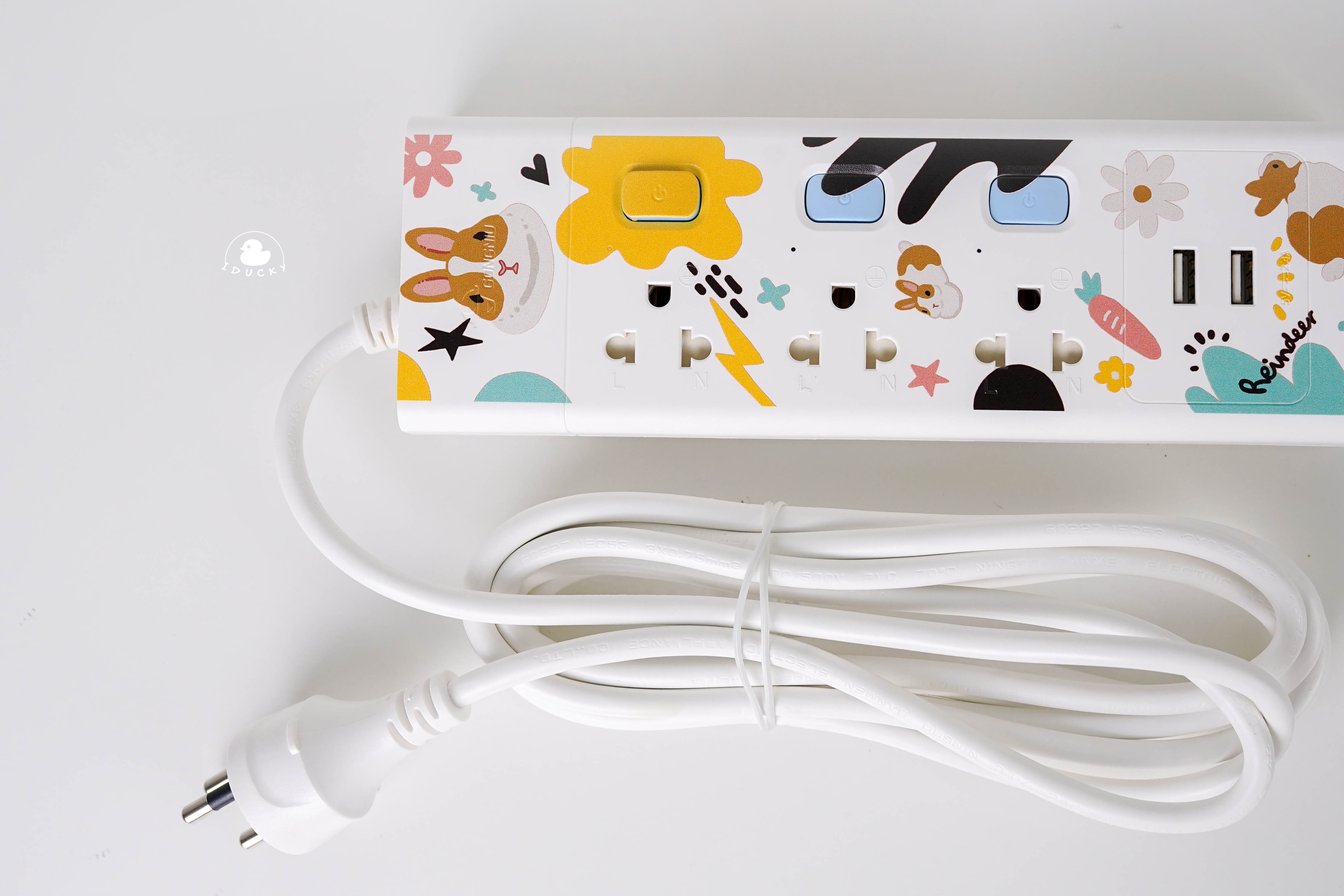 รับสกรีนปลั๊กไฟ ออกแบบลายเองได้ รับสกรีนปลั๊กไฟ