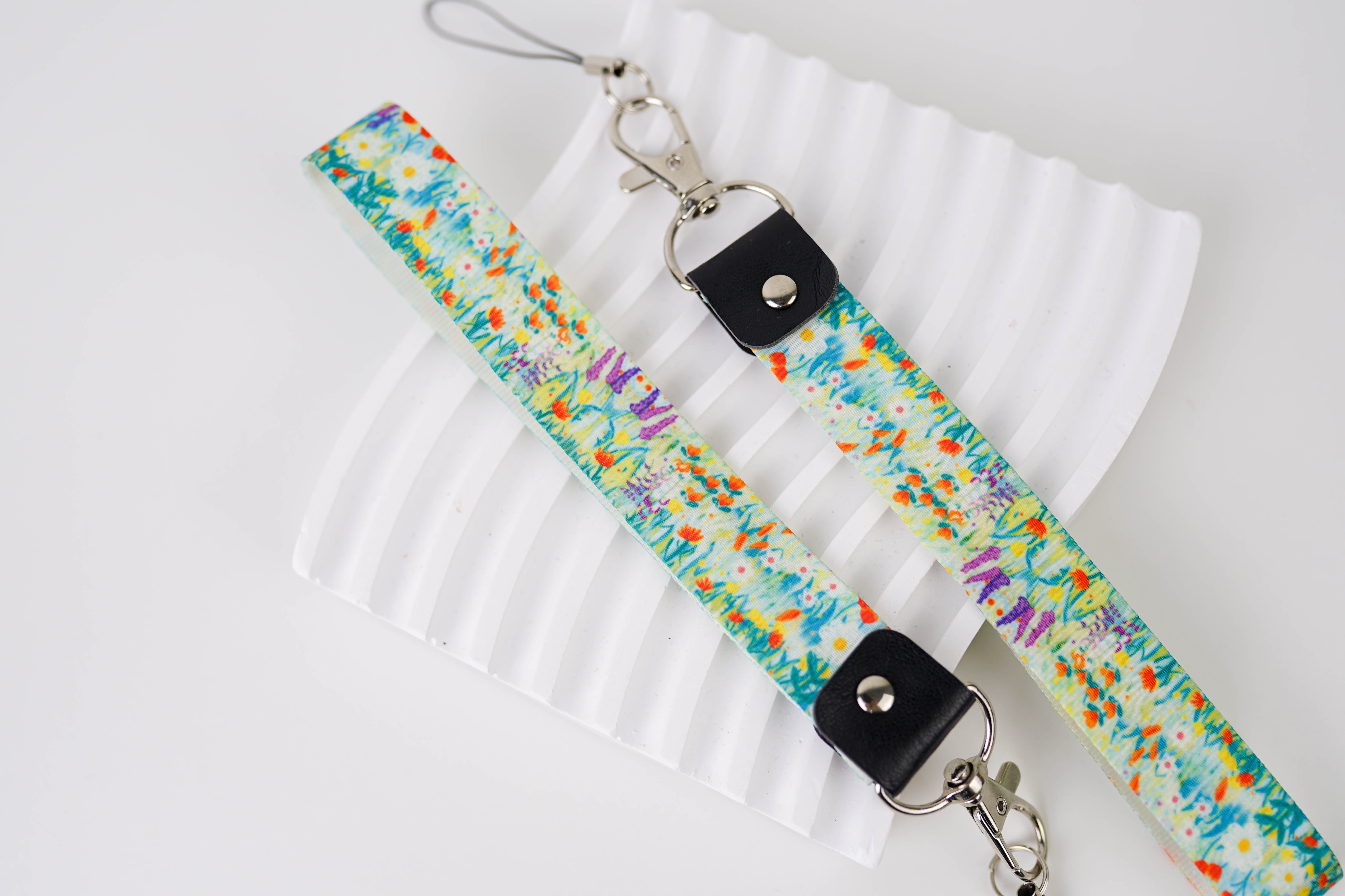 รับผลิตสายคล้องบัตร รับผลิตสายคล้องบัตร