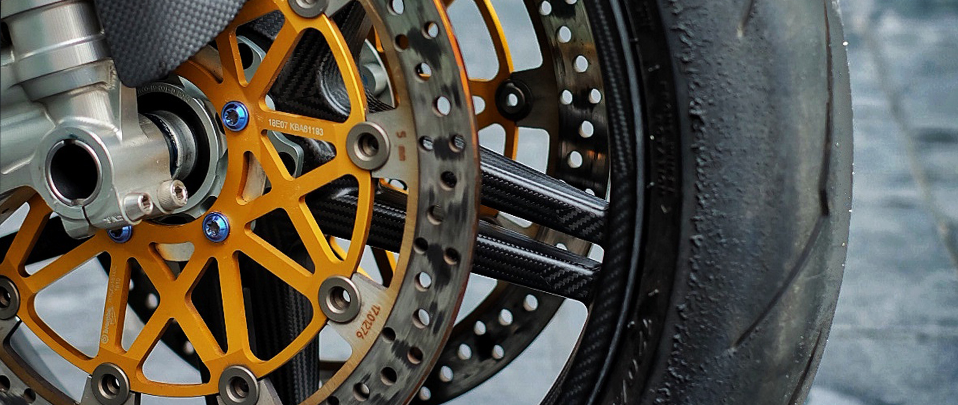 brembo disc brake  caliper proti titanium bolts bst carbon wheels ducati v4 ปั๊มจานเบรคหน้าล้อคาร์บอนแต่งรถ ducati นอตไทเทเนียมเบรมโบ้