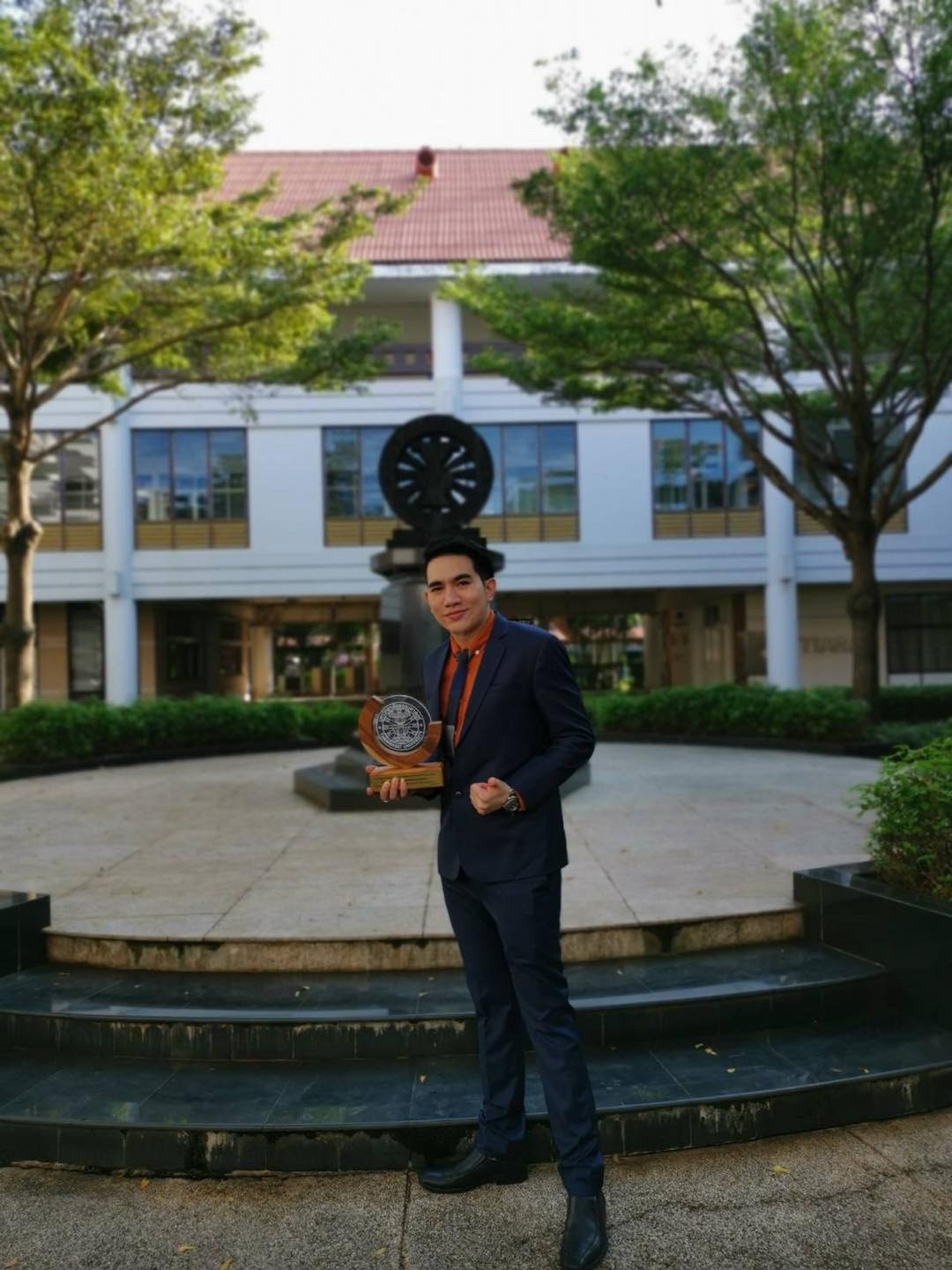 หมอได้รับเกียรติได้รับรางวัลโล่เชิดชูเกียรติผู้สร้างชื่อเสียงทางด้านการวิจัย รางวัลเชิดชูเกียรติวันนักวิจัย มหาวิทยาลัยธรรมศาสตร์ ในงานวันนักวิจัย มหาวิทยาลัยธรรมศาสตร์ ประจำปี 2563-2564 THAMMASAT UNIVERSITY RESEARCHER DAYครับ หมอได้รับเกียรติได้รับรางวัลโล่เชิดชูเกียรติผู้สร้างชื่อเสียงทางด้านการวิจัย รางวัลเชิดชูเกียรติวันนักวิจัย มหาวิทยาลัยธรรมศาสตร์ ในงานวันนักวิจัย มหาวิทยาลัยธรรมศาสตร์ ประจำปี 2563-2564 THAMMASAT UNIVERSITY RESEARCHER DAYครับ