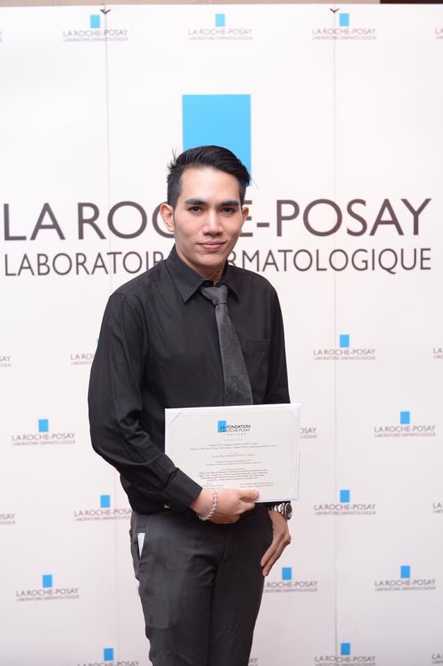 หมอได้รับเกียรติได้รับรางวัลโล่เชิดชูเกียรติผู้สร้างชื่อเสียงทางด้านการวิจัย รางวัลเชิดชูเกียรติวันนักวิจัย มหาวิทยาลัยธรรมศาสตร์ ในงานวันนักวิจัย มหาวิทยาลัยธรรมศาสตร์ ประจำปี 2563-2564 THAMMASAT UNIVERSITY RESEARCHER DAYครับ หมอได้รับเกียรติได้รับรางวัลโล่เชิดชูเกียรติผู้สร้างชื่อเสียงทางด้านการวิจัย รางวัลเชิดชูเกียรติวันนักวิจัย มหาวิทยาลัยธรรมศาสตร์ ในงานวันนักวิจัย มหาวิทยาลัยธรรมศาสตร์ ประจำปี 2563-2564 THAMMASAT UNIVERSITY RESEARCHER DAYครับ