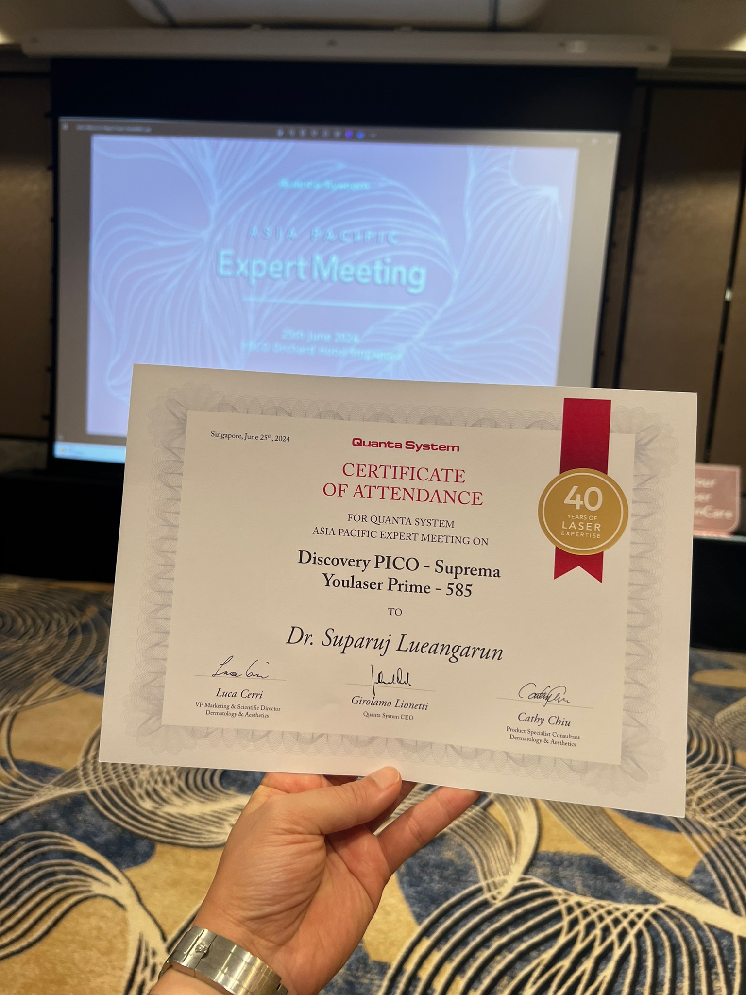 หมอรุจ ได้รับเชิญเข้าร่วมงานประชุม Quanta System Asia Pacific Expert Meeting 2024 ผู้เชี่ยวชาญด้านการใช้เลเซอร์ Discovery Pico Laser ที่ประเทศสิงคโปร์ หมอรุจ ได้รับเชิญเข้าร่วมงานประชุม Quanta System Asia Pacific Expert Meeting 2024 ผู้เชี่ยวชาญด้านการใช้เลเซอร์ Discovery Pico Laser ที่ประเทศสิงคโปร์