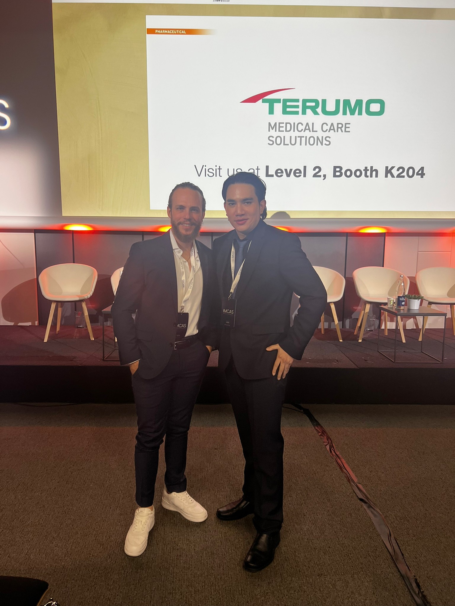 หมอรุจ ผศ. นพ. ศุภะรุจ เลื่องอรุณ ได้รับเกียรติเชิญให้เป็นวิทยากรในการประชุมทางด้านผิวหนังและศัลยกรรมตกแต่งระดับนานาชาติ ที่ใหญ่ที่สุดในโลก IMCAS World Congress 2024 ซึ่งปีนี้การประชุมจัดขึ้นที่ ศูนย์ประชุม Le Palais Des Congres (Paris) กรุงปารีส ที่ประเทศฝรั่งเศส หมอรุจ ผศ. นพ. ศุภะรุจ เลื่องอรุณ ได้รับเกียรติเชิญให้เป็นวิทยากรในการประชุมทางด้านผิวหนังและศัลยกรรมตกแต่งระดับนานาชาติ ที่ใหญ่ที่สุดในโลก IMCAS World Congress 2024 ซึ่งปีนี้การประชุมจัดขึ้นที่ ศูนย์ประชุม Le Palais Des Congres (Paris) กรุงปารีส ที่ประเทศฝรั่งเศส