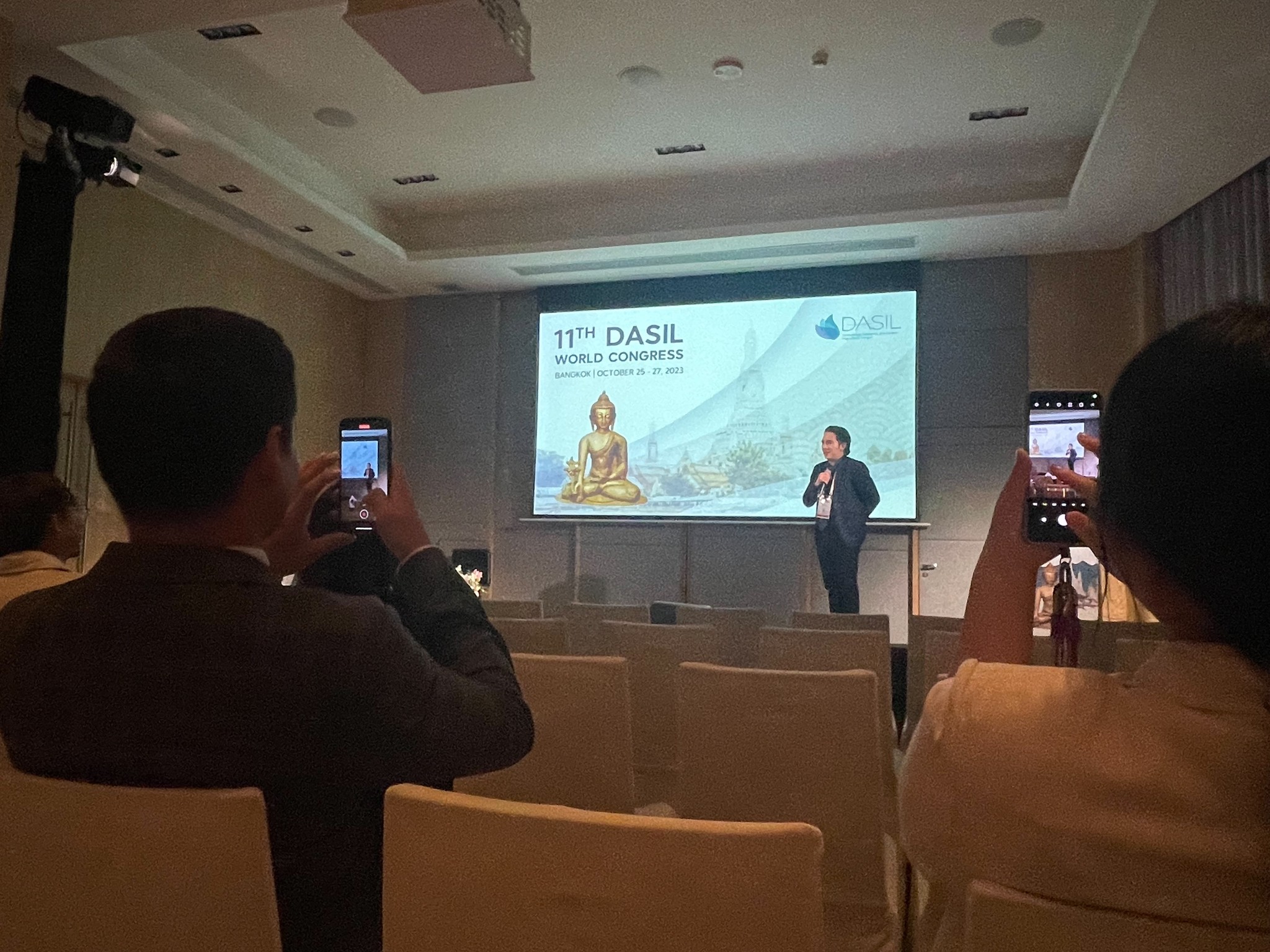 ผศ.นพ. ศุภะรุจ เลื่องอรุณ (หมอรุจ) ได้รับรางวัล DASIL Outstanding Award และ ได้รับเกียรติรับเชิญเป็นวิทยากร ในการประชุมแพทย์ผิวหนังระดับนานาชาติ DASIL 2023 Bangkok (Dermatology, Aesthetics, and Surgery International League) ผศ.นพ. ศุภะรุจ เลื่องอรุณ (หมอรุจ) ได้รับรางวัล DASIL Outstanding Award และ ได้รับเกียรติรับเชิญเป็นวิทยากร ในการประชุมแพทย์ผิวหนังระดับนานาชาติ DASIL 2023 Bangkok (Dermatology, Aesthetics, and Surgery International League)