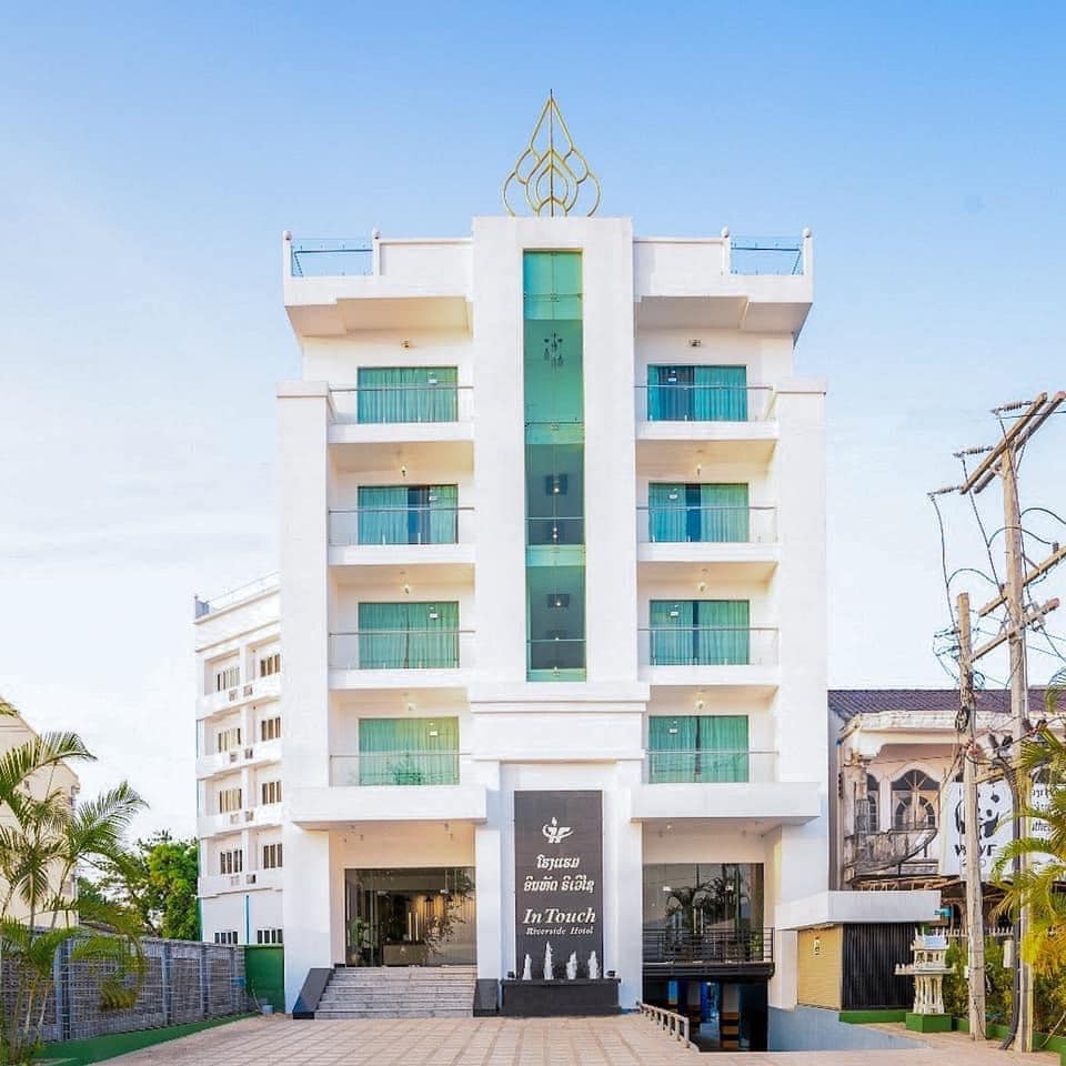 โรงแรมอินทัช ริเวอร์ไซด์ ปากเซ