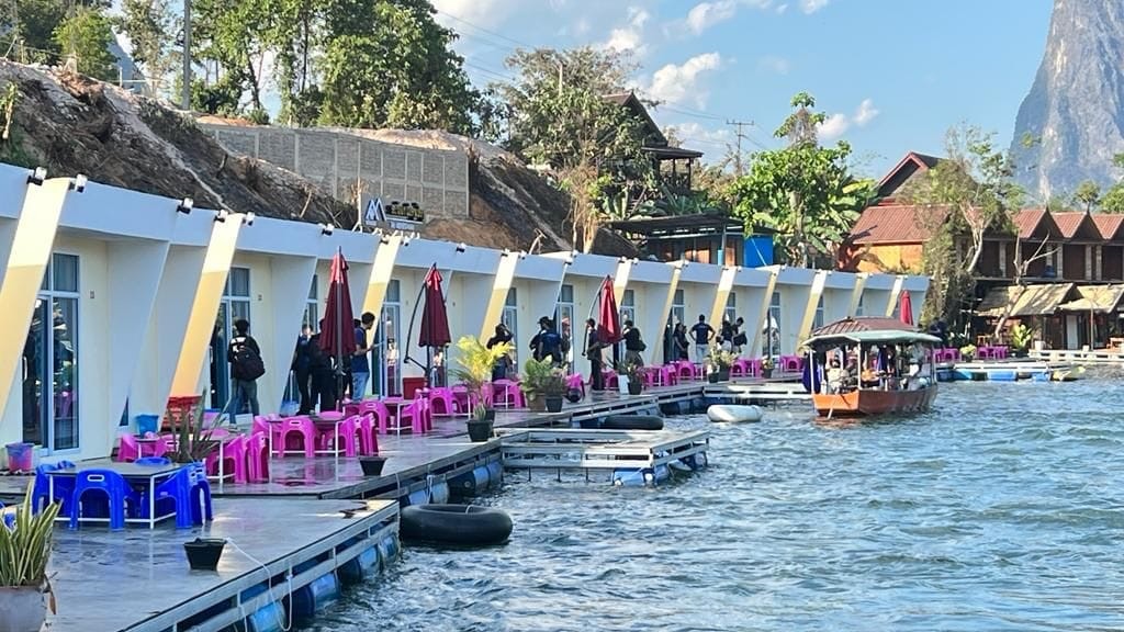 เรือนแพอะพิม่า