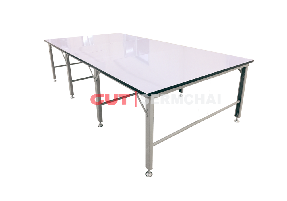 โต๊ะตัดขนาดเล็กชนิดธรรมดา หน้าไม้เคลือบแผ่นโฟเมก้าสีขาว ขอบพลาสติก Model : TM-02Fp