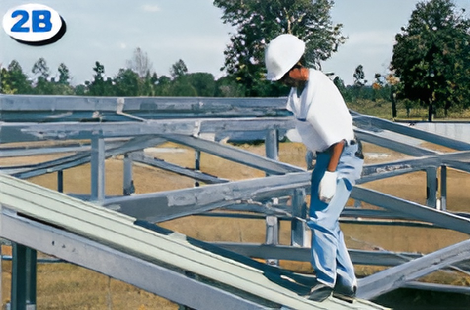 ใช้เท้าเหยี่ยบที่สันลอน เพื่อกดล็อคให้แผ่นกับตัวตัวคลิปแนบสนิทกัน ใช้เท้าเหยี่ยบที่สันลอน เพื่อกดล็อคให้แผ่นกับตัวตัวคลิปแนบสนิทกัน