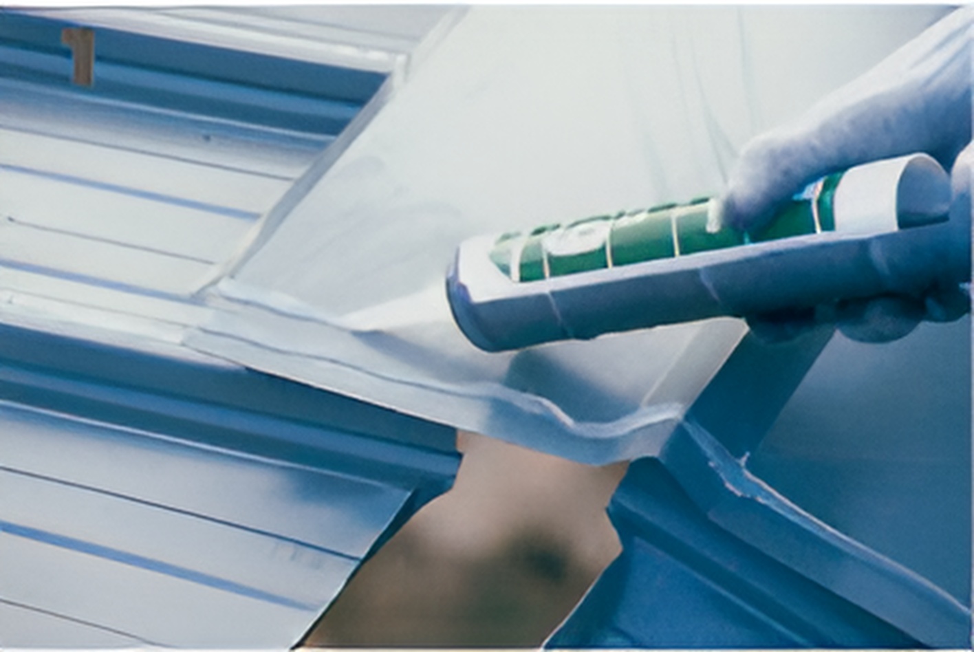 ขั้นตอนที่ 1-2 ก่อนซีลซิลิโคนทำความสะอาดบริเวณที่จะซีล ให้สะอาดเสียก่อนและซีลซิลิโคนตามแนวซ้อนทับทั่วทั้งแผ่นล่างและแผ่นบน ขั้นตอนที่ 1-2 ก่อนซีลซิลิโคนทำความสะอาดบริเวณที่จะซีล ให้สะอาดเสียก่อนและซีลซิลิโคนตามแนวซ้อนทับทั่วทั้งแผ่นล่างและแผ่นบน