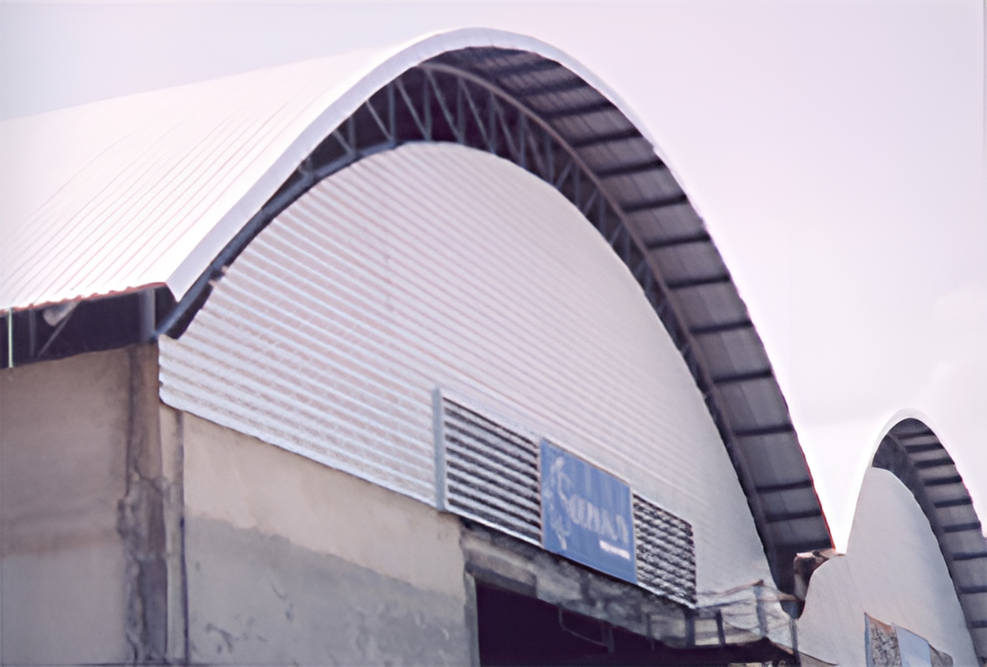 แผ่นหลังคาและผนังเหล็ก LYSAGHT KLIP-LOK® 700 แผ่นหลังคาและผนังเหล็ก LYSAGHT KLIP-LOK® 700