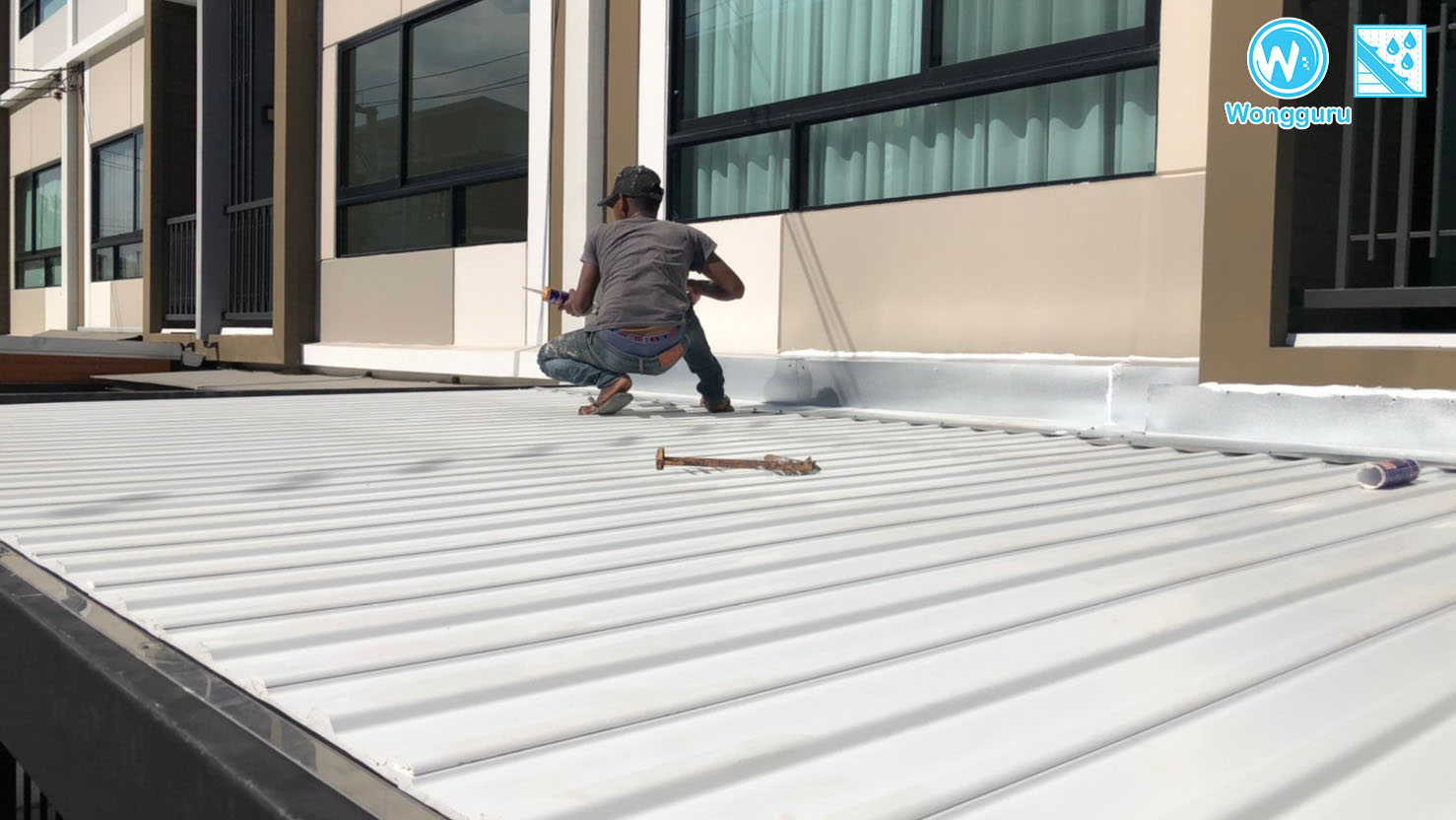 แผ่นไวนิลซ่อนรางน้ำ งานหลังคาโรงรถ พร้อมระแนงบังตา และตกแต่งรั้ว - Wongguru