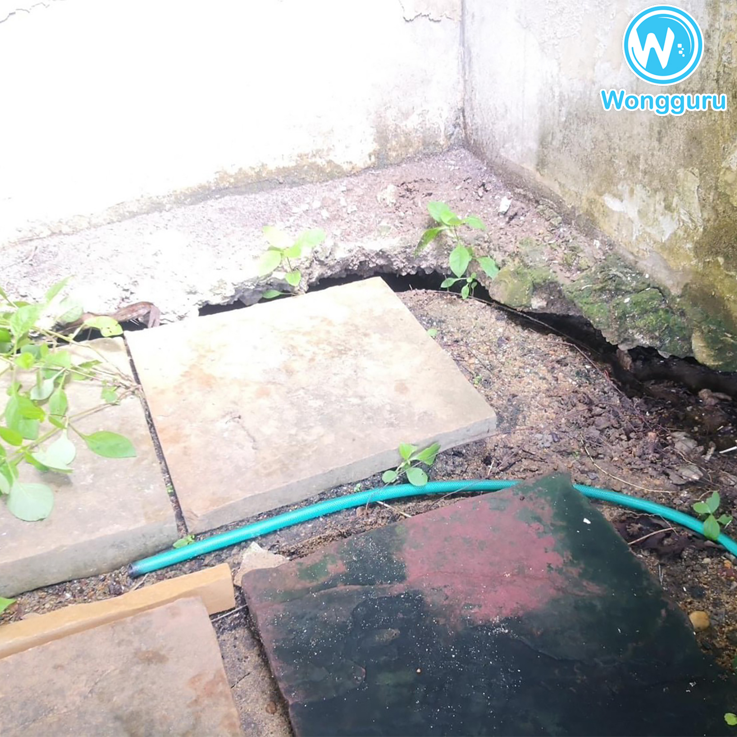 โพรงใต้บ้านที่จุดซักล้าง โพรงใต้บ้านที่จุดซักล้าง