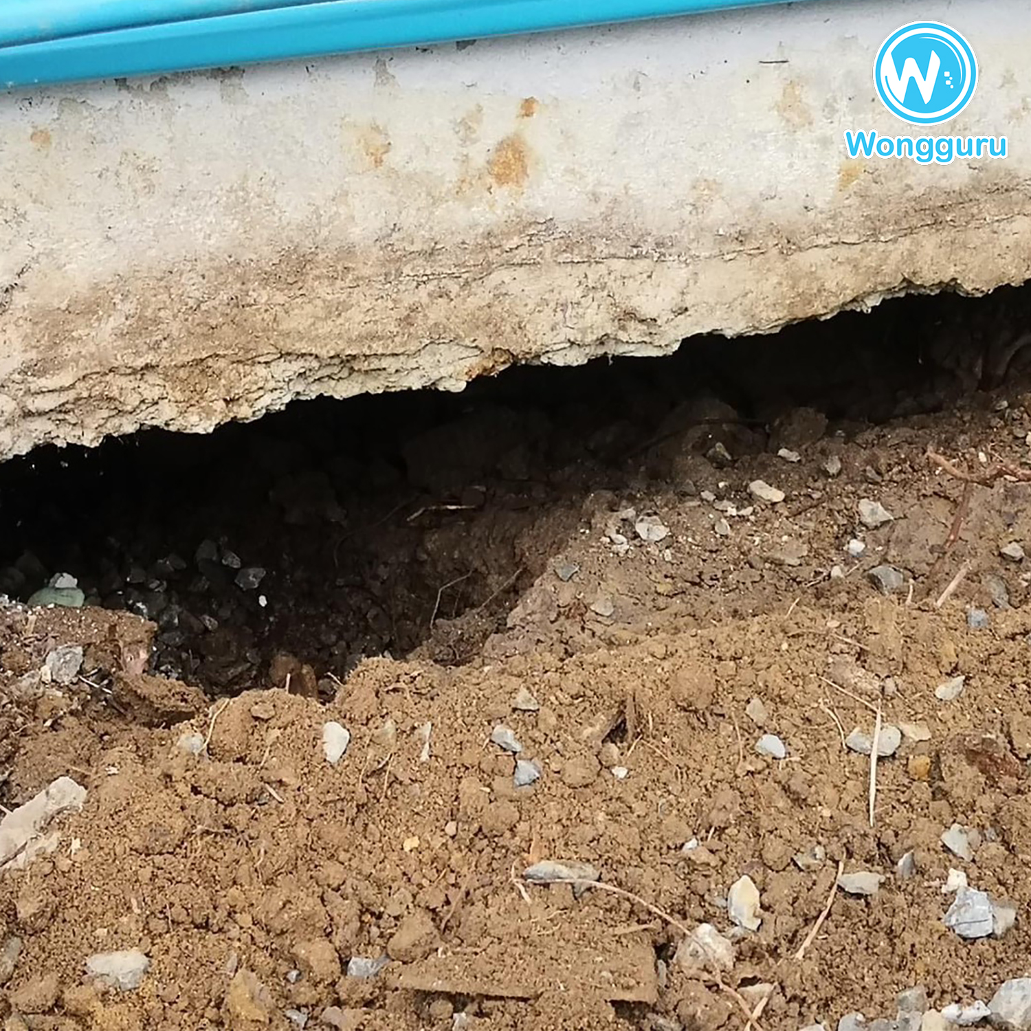 มาปิดโพรงเพื่อป้องกันท่อน้ำใต้ดินรั่วซึม มาปิดโพรงเพื่อป้องกันท่อน้ำใต้ดินรั่วซึม