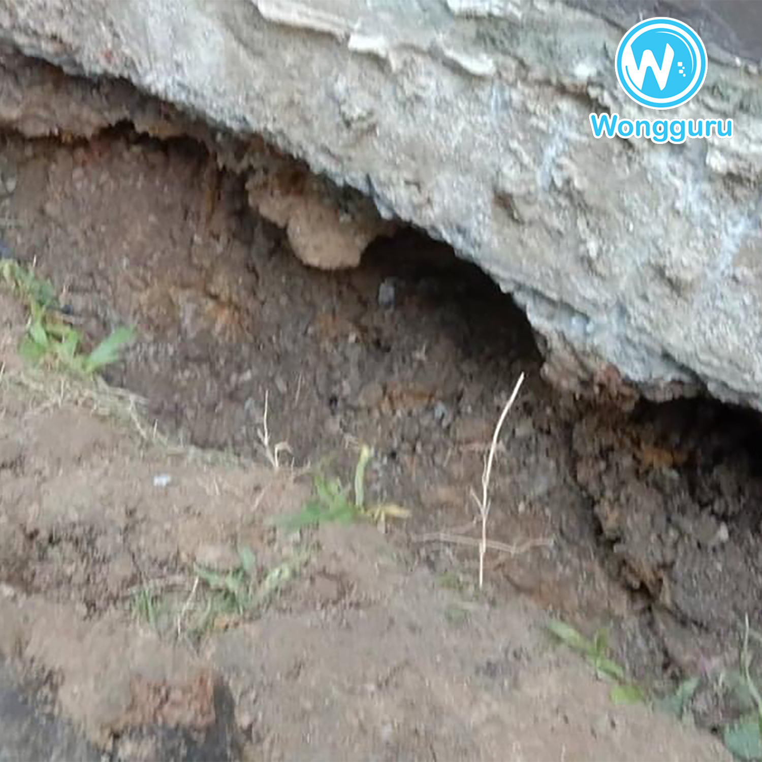 ดินทรุด โพรงใต้บ้าน ดินทรุด โพรงใต้บ้าน