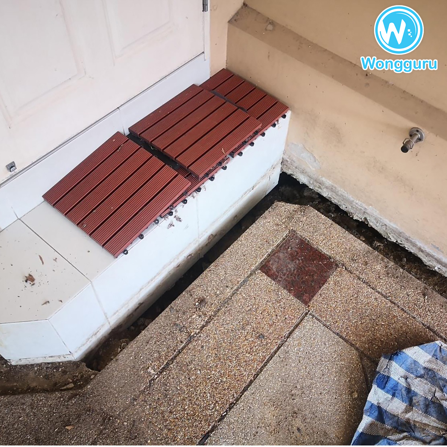 โพรงใต้บ้านที่โรงจอดรถ โพรงใต้บ้านที่โรงจอดรถ