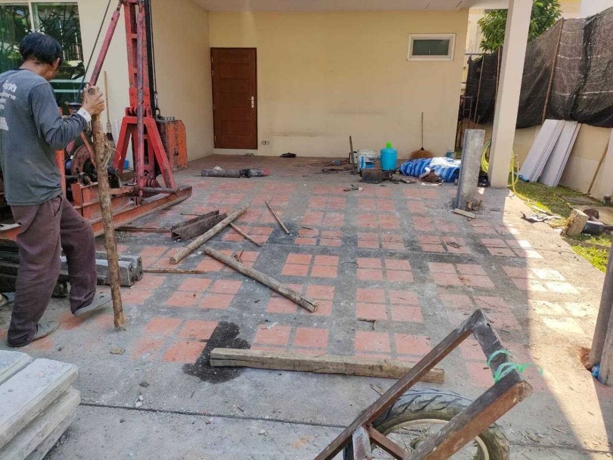 ตอกเสาเข็มเพื่อชะลอการทรุดตัว  ตอกเสาเข็มเพื่อชะลอการทรุดตัว