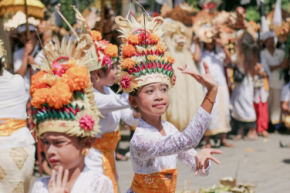 Menggali Kekayaan Budaya Melalui Buku-buku Lokal Indonesia