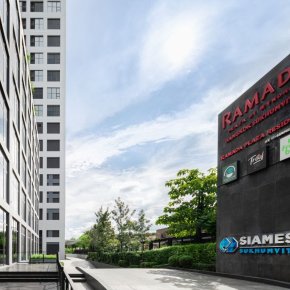 素坤逸48号华美达广场酒店