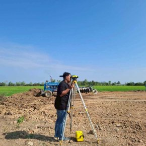 คบ.สุโขทัย  ลงพื้นที่ติดตามความก้าวหน้าปรับปรุงสถานีสูบน้ำด้วยพลังงานแสงอาทิตย์พร้อมระบบส่งน้ำ บ่อสูบน้ำใต้ดินที่ E6