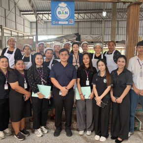 ทีมสาธารณสุขและสิ่งแวดล้อม เทศบาลนครสุราษฎร์ธานี ตรวจสุขาภิบาลอาหาร ภายในโรงอาหารของวิทยาลัย ปีการศึกษา 2569