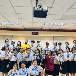 กิจกรรมบรรยายพิเศษการเสริมสร้างทักษะการใช้ภาษาต่างประเทศ ปีการศึกษา 2568