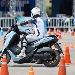ทัพแข้งปราสาทสายฟ้า ลองขับขี่ All New YAMAHA NMAX Tech MAX 
