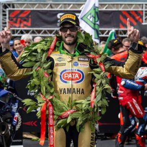 สเตฟาโน มันซี คว้าชัยชนะเรซ 2 ที่เอสโตริล พร้อมคว้าแชมป์โลก 2025 อย่างยิ่งใหญ่