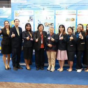 ผู้อำนวยการสถาบันวิจัยและพัฒนา มหาวิทยาลัยสวนดุสิต เยี่ยมชม การจัดแสดงผลงานวิจัยและนวัตกรรม ในงาน "มหกรรมงานวิจัยแห่งชาติ 2568