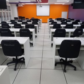 โครงการ ติดตั้งพื้นยกระดับ Raised Floor  พื้นที่ 140 ตรม สูง 30 ซ.ม 