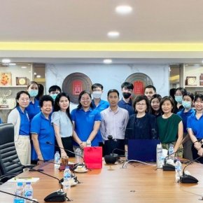 上海中医药大学专家董志颖教授受邀赴泰国华侨中医院进行学术讲座
