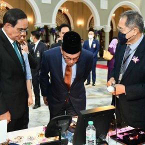 สยามรอยัลออคิด ได้รับเกียรติจากทำเนียบรัฐบาลฯ ให้จัดแสดงโชว์ผลิตภัณฑ์สินค้าในพิธีการต้อนรับนายกรัฐมนตรีมาเลเซียและภริยาที่ทำเนียบรัฐบาล