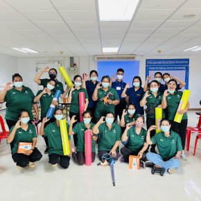 อบรมให้ความรู้และฝึกปฏิบัติในหัวข้อ โรคออฟฟิศซินโดรม และการยศาตร์ สำหรับสุภาพสตรี ให้กับ พนักงาน เจ้าหน้าที่บริษัทไพโอเนีย ไฮเบรด จำกัด สาขาลพบุรี 