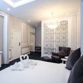 VARIMANTRA HOTEL