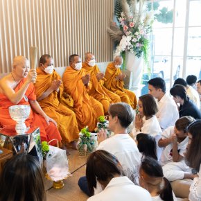 คชเชอร์โกลบอล ฟู้ด จำกัด พร้อมทีมงาน ทำบุญเลี้ยงพระปีใหม่