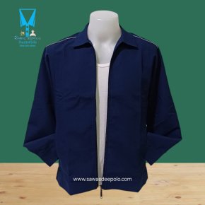 เสื้อแจ็คเก็ตสีกรม คอปกทรงคลาสสิค เนื้อผ้าไมโครพีช เนื้อนุ่มเบาสัมผัสสบายไม่ยับง่าย ไม่ระคายเคือง มีกระเป๋าข้างซ้าย-ขวา ใส่กันแดดกันลม พร้อมบริการปักโลโก้ไม่จำกัดขั้นต่ำ สนใจสอบถามเพิ่มเติม  https://line.me/ti/p/VJeTnWFnQS  www.sawasdeepolo.com ️ 08422540