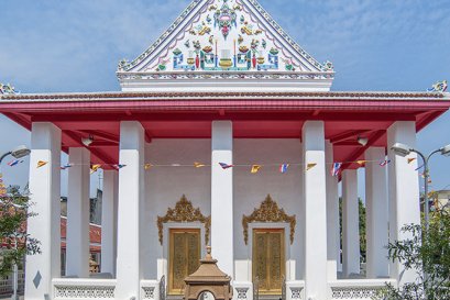 วัดจันทารามวรวิหาร (กลางตลาดพลู)