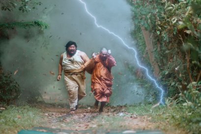 ใส่สบงแล้วทรงพลัง!!! "โอ๊ต ปราโมทย์" จัดเต็มเล่นเองทุกฉาก เผยรับ "อาตมาฟ้าผ่า" เพราะ "ป๊อบ ปองกูล"