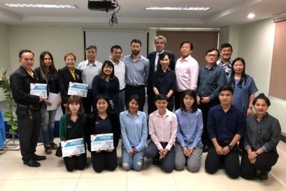 Composite Teeth on Implant คอมโพสิตบนรากเทียม