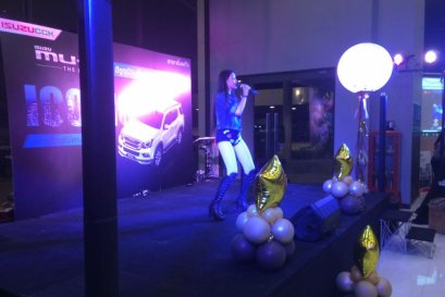 ติดตั้งเครื่องเสียง ไฟ เวที งาน isuzu mu-x