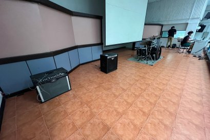 ให้เช่ากลองชุด แอมกีต้าร์ แอมเบส แอมคีย์บอร์ด ติดตั้ง ม.เกษตร คณะวิศวกรรม by vsoundqlighitng